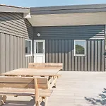Three-bedroom In Vakantiehuis Vejers Strand