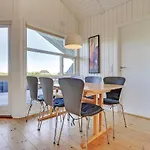Vakantiehuis Three-bedroom In *