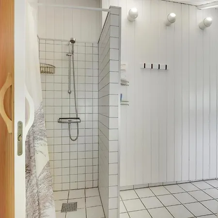 Lovely Home In Vejers Strand With Sauna * Vejers Strand